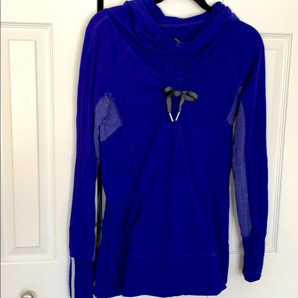 Lululemon running top, hardly worn
